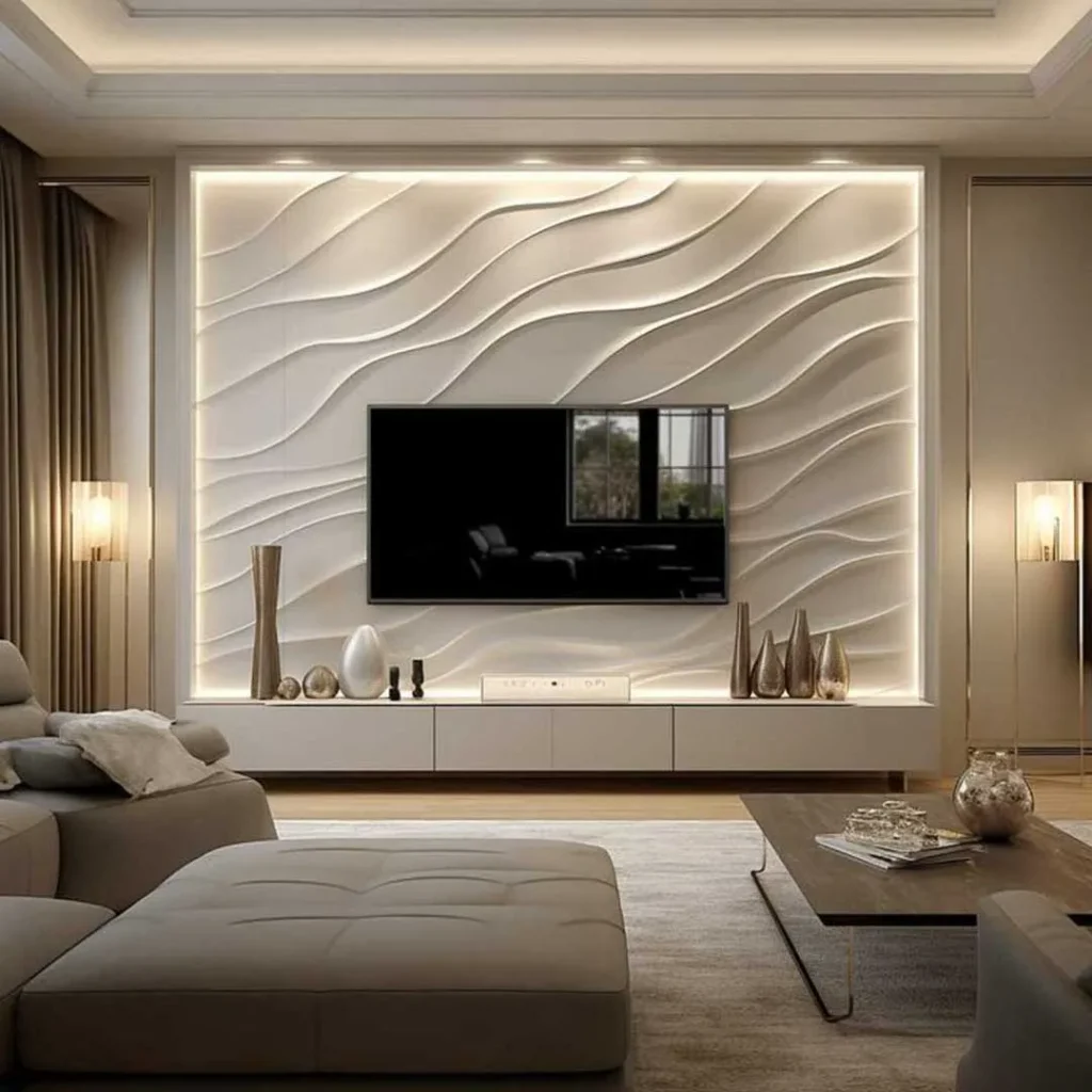 دیوار پشت تلویزیون با پنلهای سهبُعدی (3D Panels) با طرح موجدار و خطوط منحنی به رنگ سفید/کرم روشن، با نورپردازی مخفی (لایتینگ نواری) دور قاب