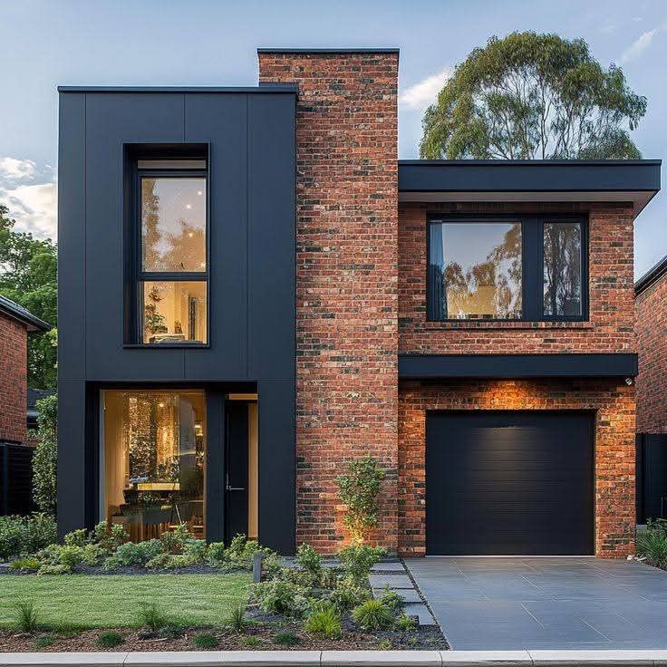 نمای مدرن دو طبقه ساختمان مسکونی با ترکیب متضاد آجر قرمز سنتی و پنل‌های تیره (مشکی/زغالی)، با تأکید بر طراحی مینیمال و خطوط صاف