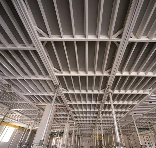 سقف ساختمان - سقف مسکونی - سقف تجاری - اجرای سقف ساختمان - اجرای قالب‌بندی و داربست‌بندی زیرین سقف وافل